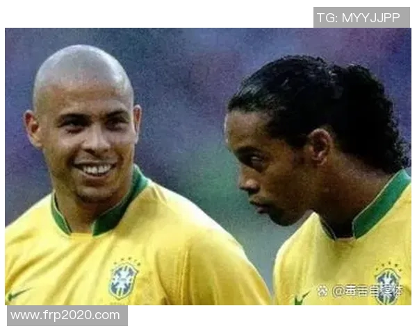 穿上17号球衣的足球明星们展现技艺与风采,球场上的璀璨明星各具特色 穿上17号球衣的足球明星们展现技艺与风采,球场上的璀璨明星各具特色